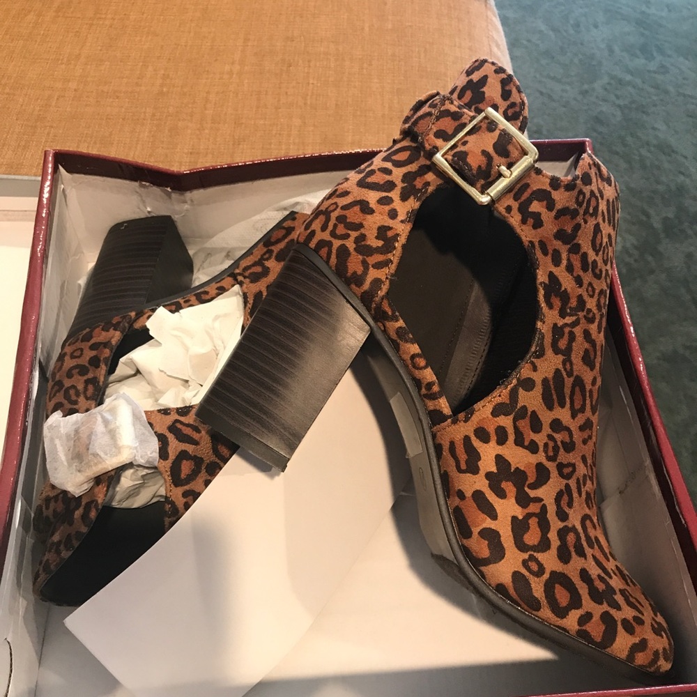 Leopard shoes